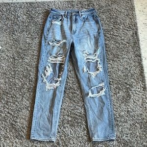 “American Eagle” High Rise Mom Jeans- Size 6